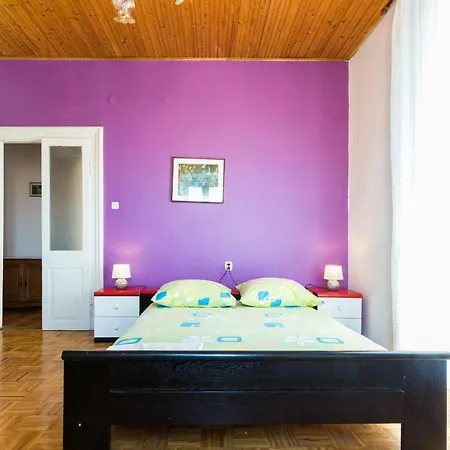 Apartment Optimist *
