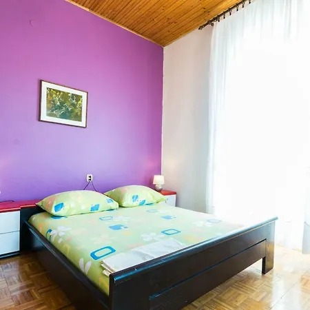 Optimist Apartment