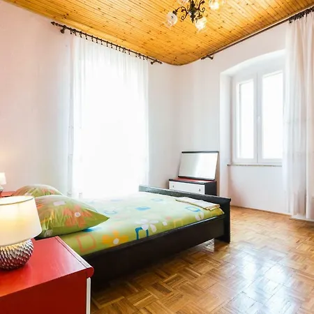 Optimist Apartment