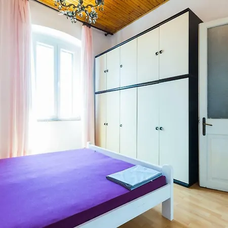 Apartment Optimist