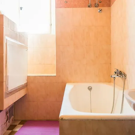Optimist Apartment